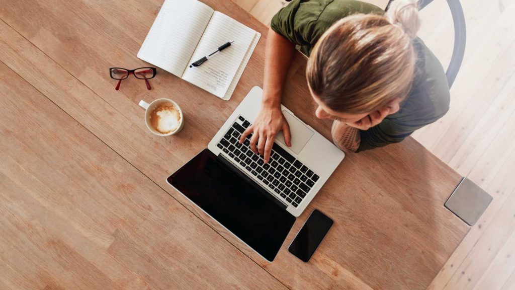 Los trabajadores remotos cambian los desplazamientos por la productividad