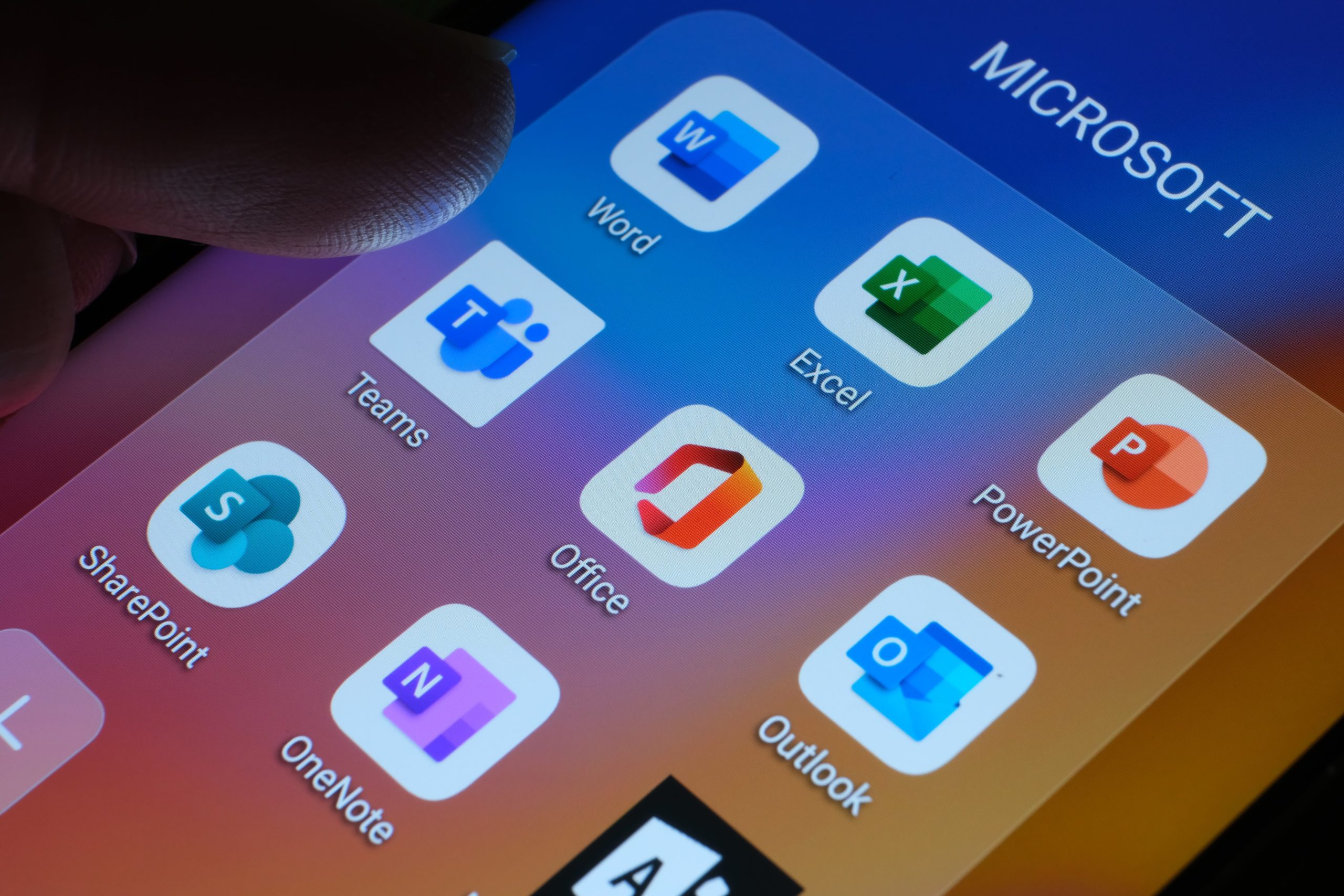 Microsoft 365 Business Premium vs Office 365 E3 & E5