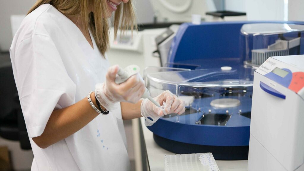 Cómo la nube y el IoT mejorarán la fabricación de productos farmacéuticos