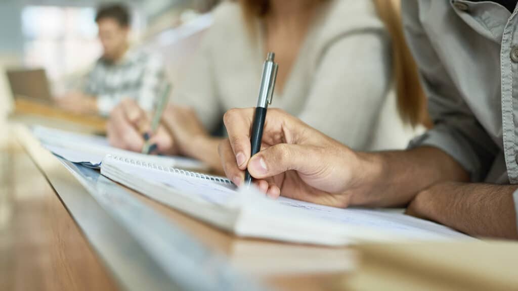 La educación y la administración pública son los sectores más amenazados por el correo electrónico