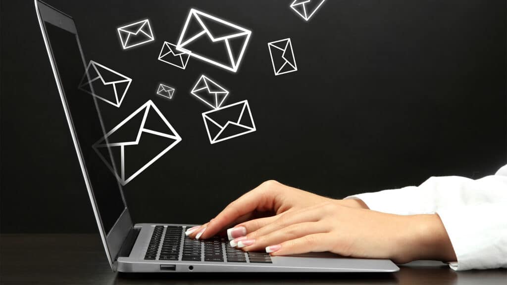 Los hackers utilizan el malware SquirrelWaffle para hackear servidores Exchange en una nueva campaña