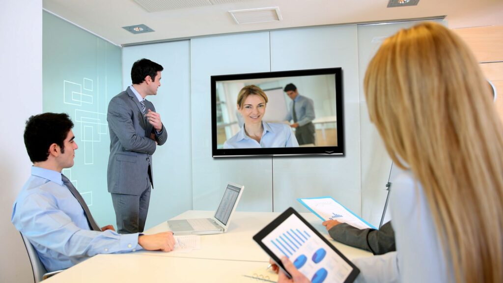 Hewlett Packard compra Poly para hacer frente a las necesidades de trabajo híbrido