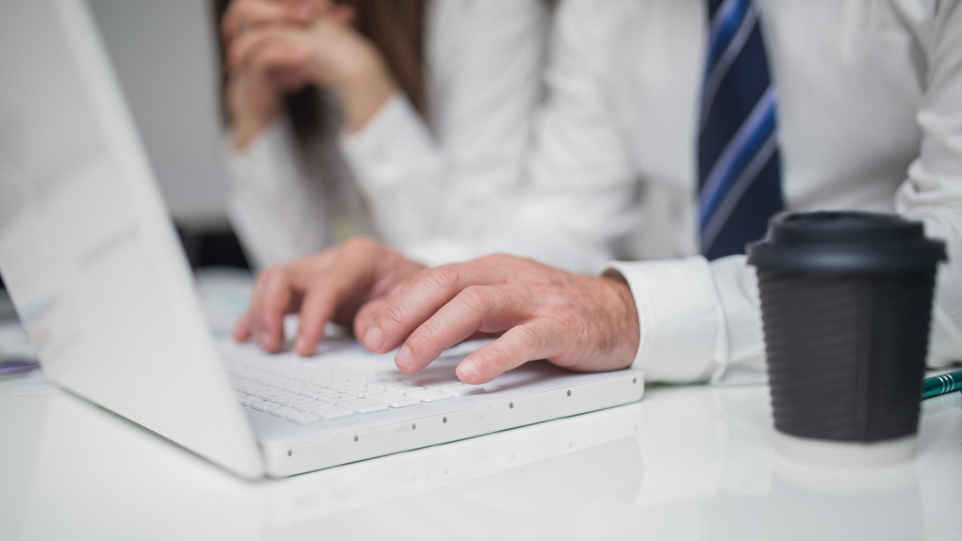 ¿Cómo automatizar procesos entre Teams y SharePoint?