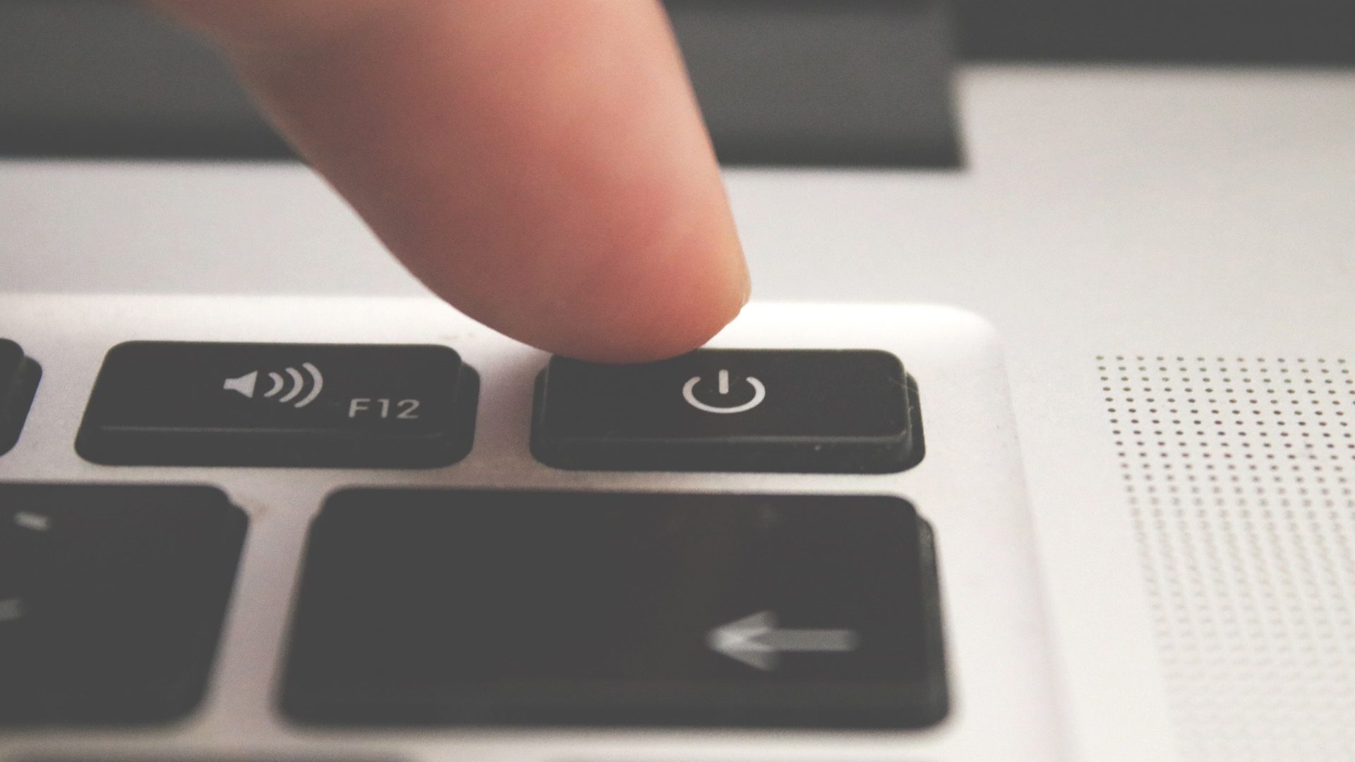 Una comisión del Senado australiano recomienda el "derecho a la desconexión" de los trabajadores