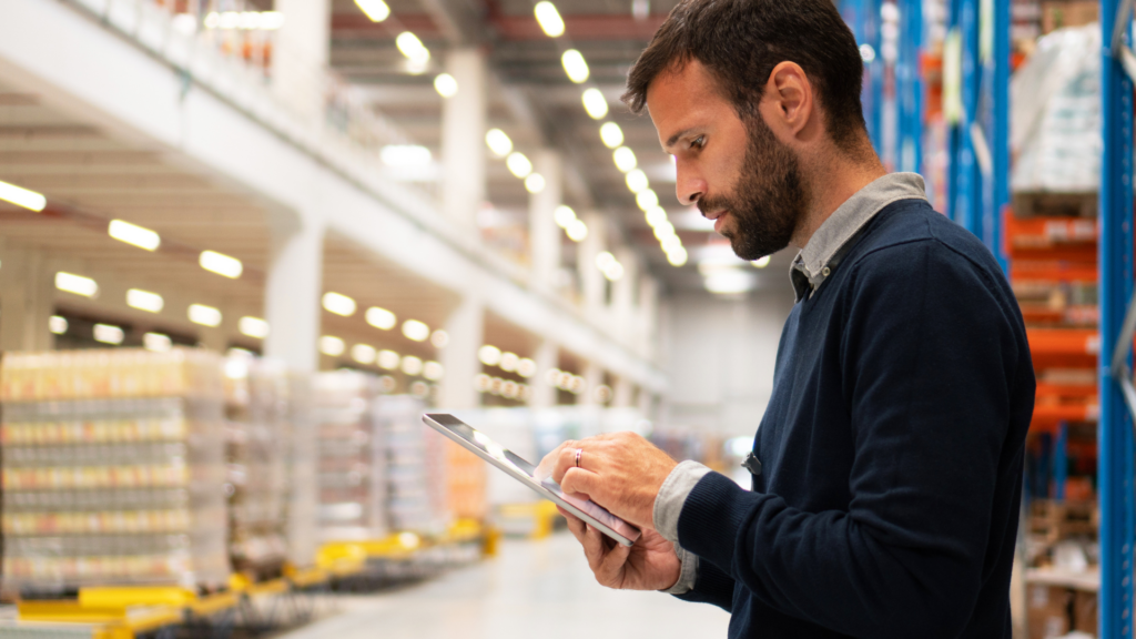 ¿En qué se diferencian un software ERP y un sistema MRP?