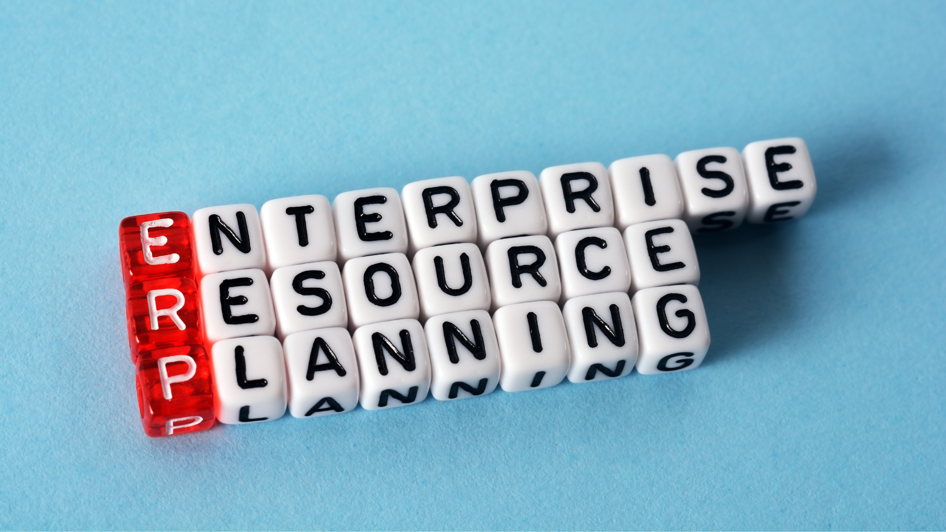 Cuáles son las diferencias entre un ERP horizontal y vertical